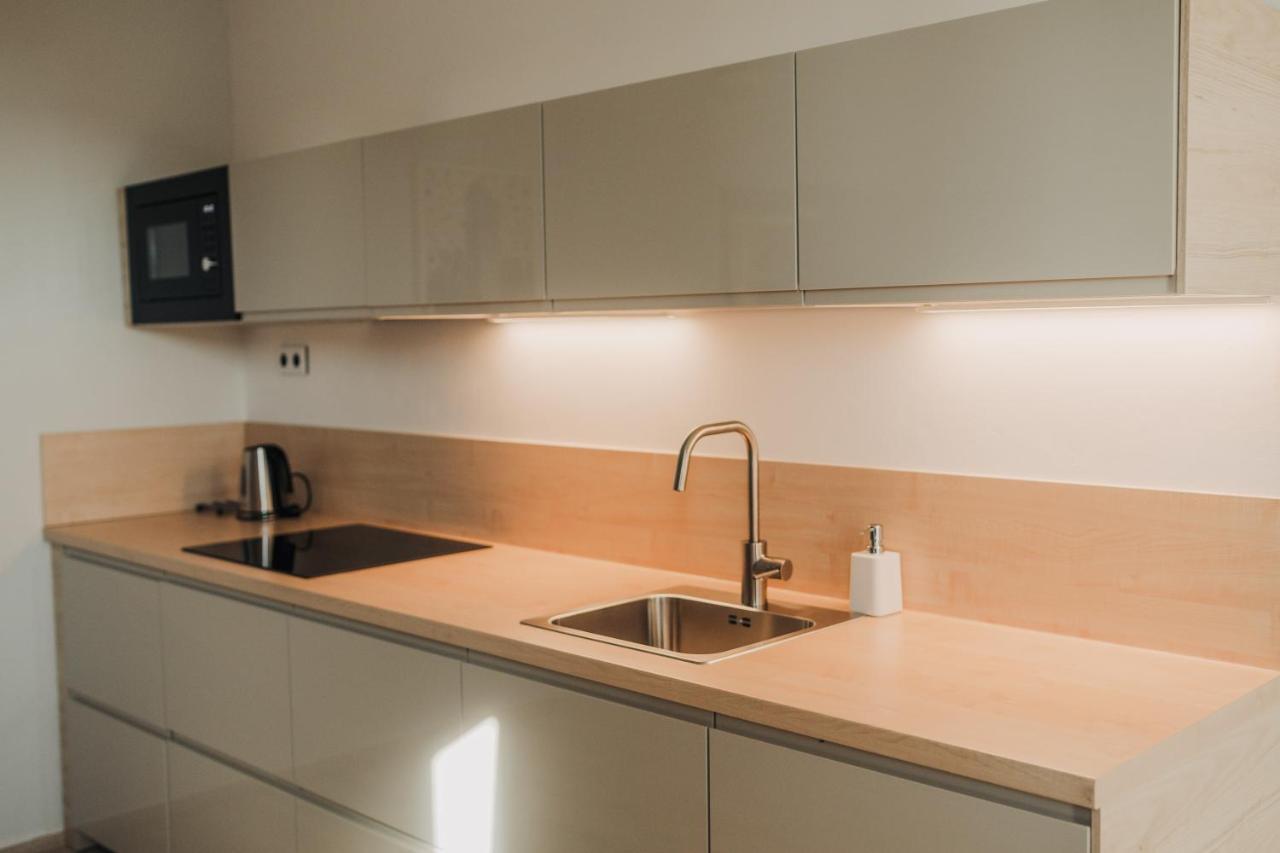 New Equipped Apartment In The City Center Пилзен Екстериор снимка