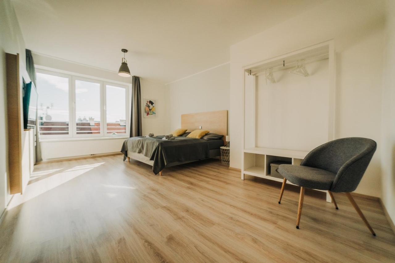New Equipped Apartment In The City Center Пилзен Екстериор снимка